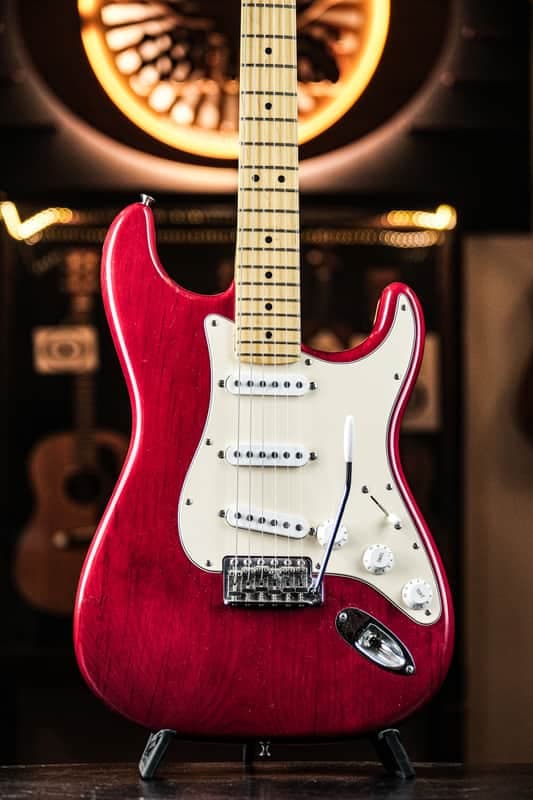 2005 Fender Highway One Stratocaster crimson red transparent