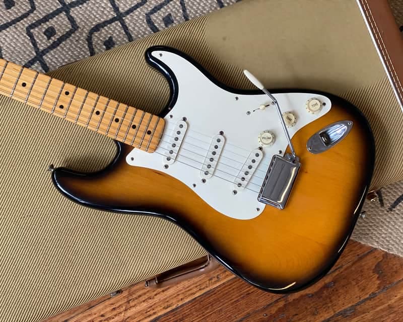 '94 Fender US Vintage Series - '57 Reissue Stratocaster - 2 Colour Sunburst