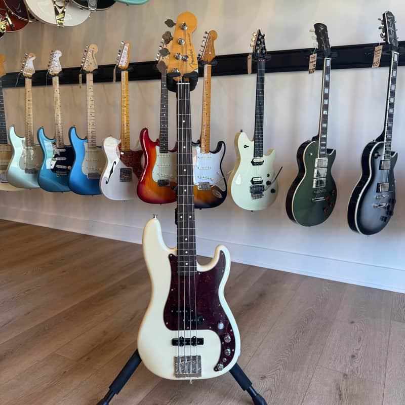 Fender Player II Modified Active Precision Bass with Rosewood Fretboard 2025 - Present - Olympic Pearl