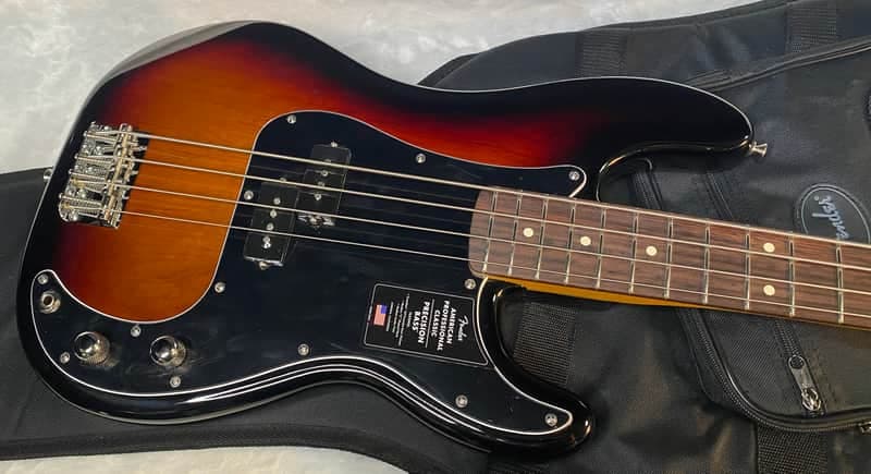 NEW ! Fender American Professional Classic Precision Bass - 3-Tone Sunburst - 8.8lbs - Authorized Dealer - G06530