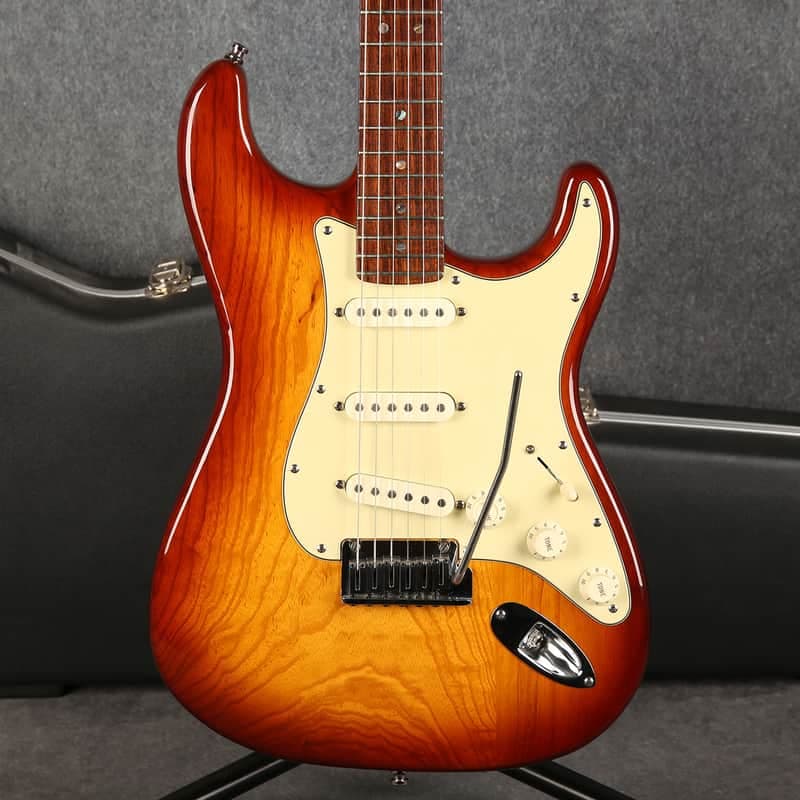 Fender American Deluxe Ash Stratocaster- Tobacco Sunburst - 2nd Hand