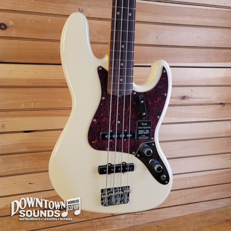 Fender Vintera III Early '60s Jazz Bass with Fender Deluxe Gig Bag - Olympic White