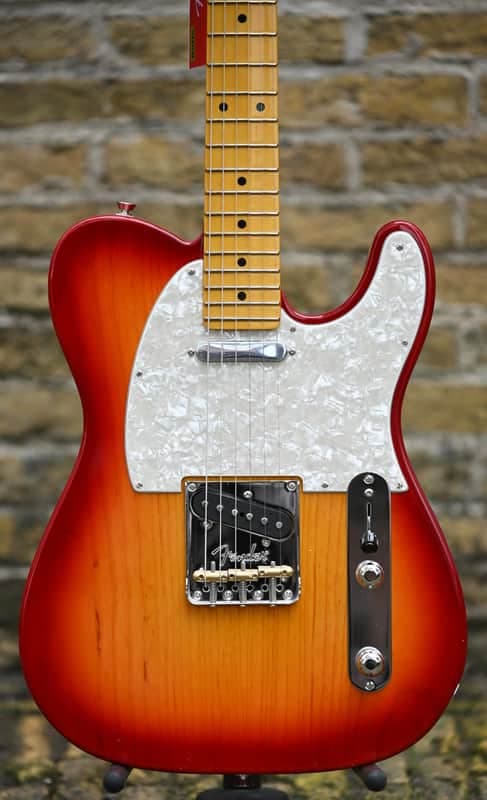 Fender American Professional Telecaster Maple Fingerboard - Aged Cherry Burst