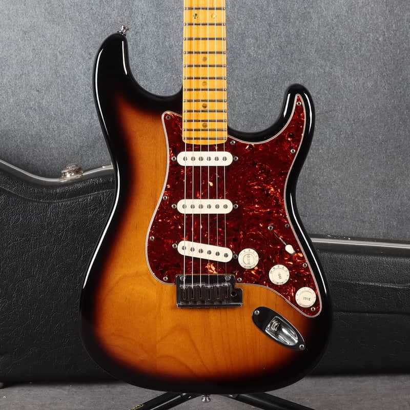 Fender American Deluxe Stratocaster - V Neck - 2 Tone Sunburst - 2nd Hand