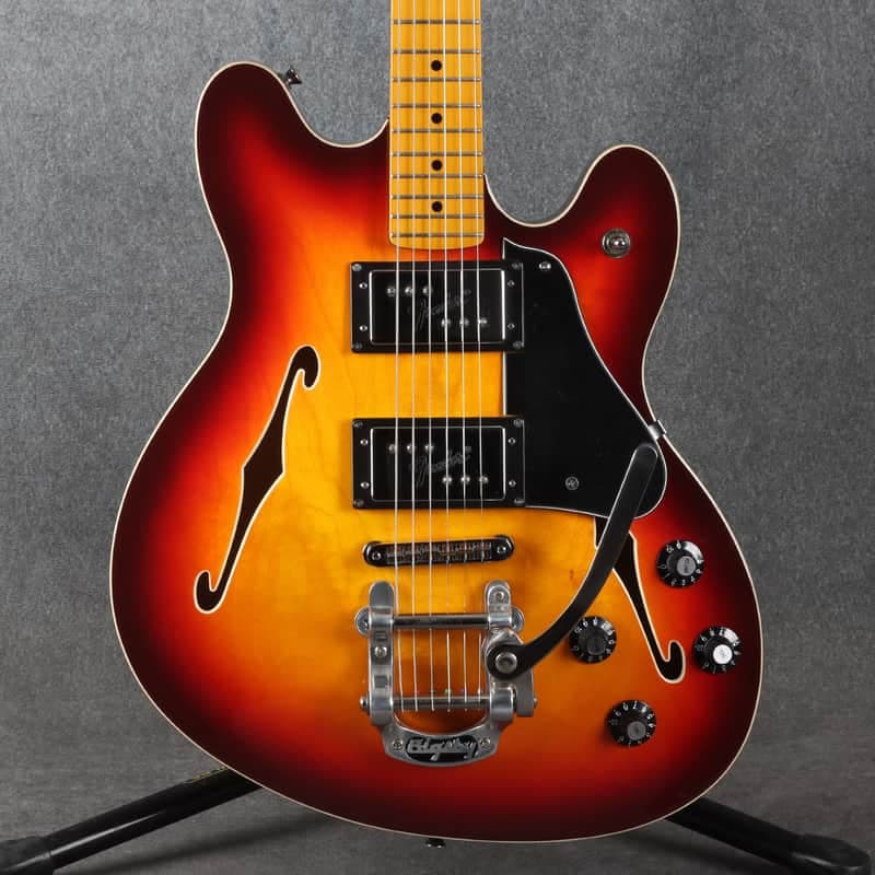 Fender Modern Player Starcaster - Bigsby - Sunburst - 2nd Hand