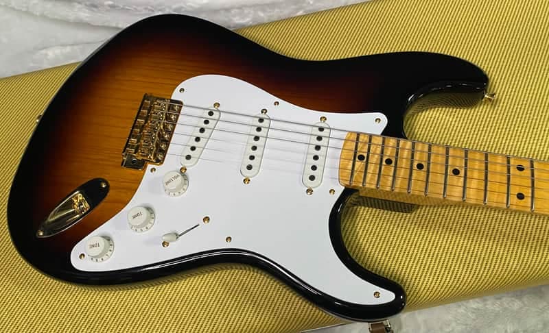 NEW! Fender Custom Shop Limited Edition 70th Anniversary Stratocaster DLX Closet Classic - AAAA Flame Maple - 2-Tone Sunburst - Masterbuilt Dennis Galuzska - Authorized Dealer - Only 7.2 lbs - G07638