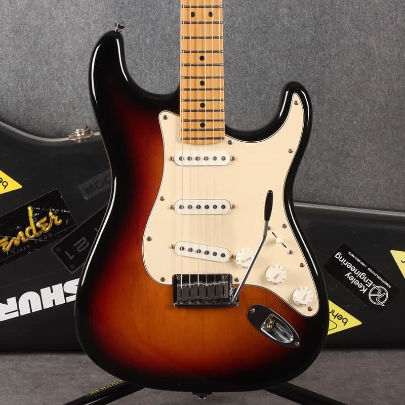 Fender American Standard Stratocaster - 3-Colour Sunburst - 2nd Hand