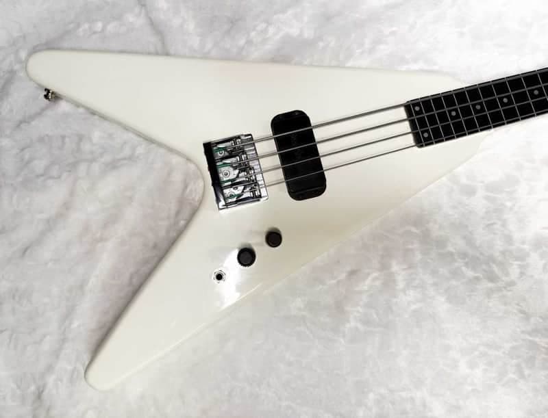 Kramer Vanguard Flying V Bass - 9.8 Lbs.