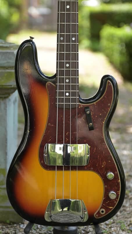 Fender Custom Shop 1966 Precision Bass® Journeyman Relic® - 3-Color Sunburst