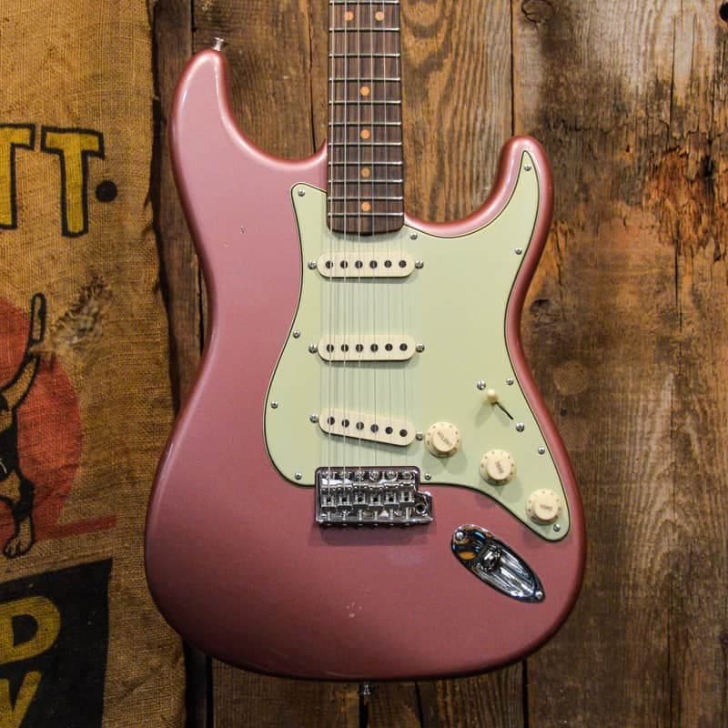 Fender Custom Shop Limited Edition '64 Strat Journeyman Relic - Aged Burgundy Mist Metallic