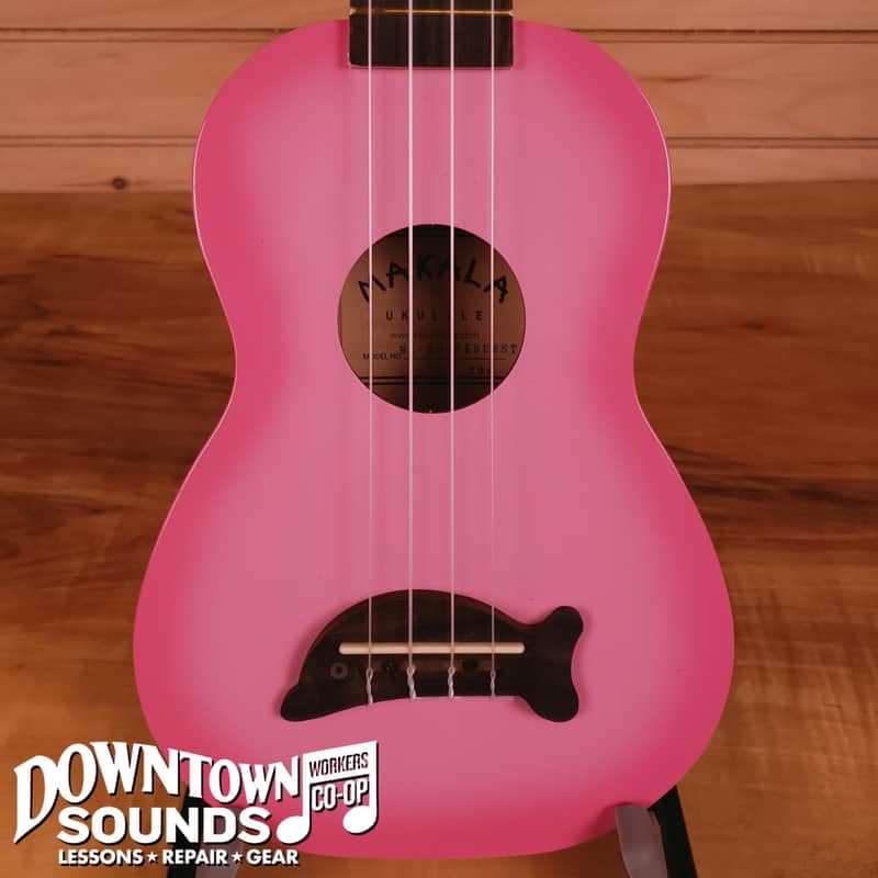 Makala Dolphin Soprano Ukulele - Pink Burst