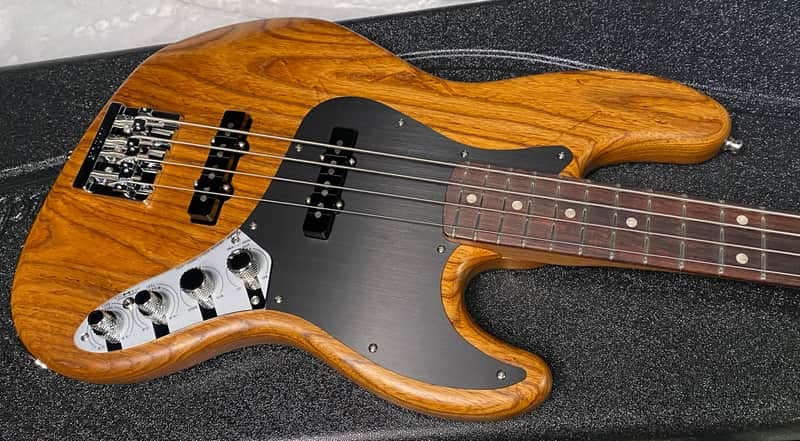 NEW ! Fender American Ultra II Jazz Bass Dealer Exclusive - Roasted Natural - Only 8.8 lbs - Authorized Dealer - G07545