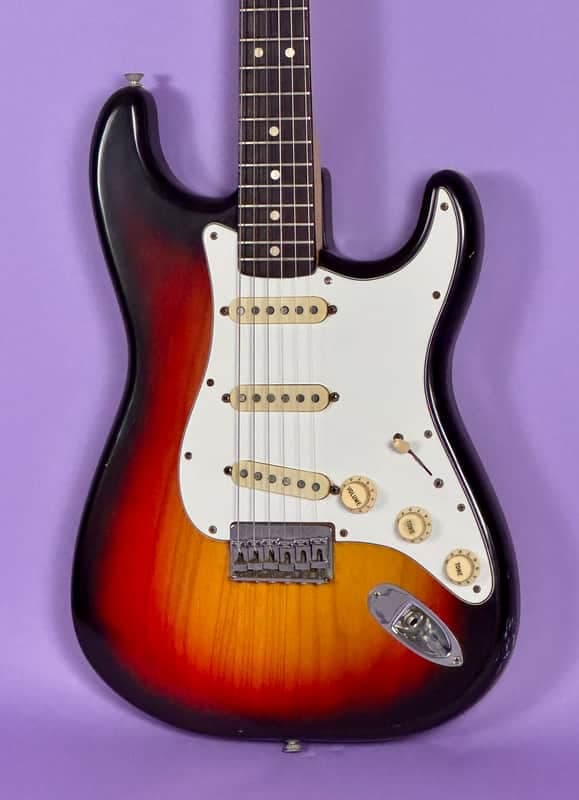 Fender Stratocaster 1975 - Sunburst Hard Tail Rosewood Fretboard Light weight 7lbs 13 oz