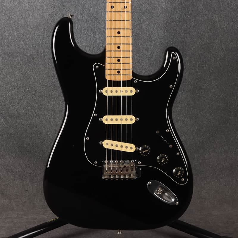 Fender MIJ E Series Stratocaster - Black - 2nd Hand