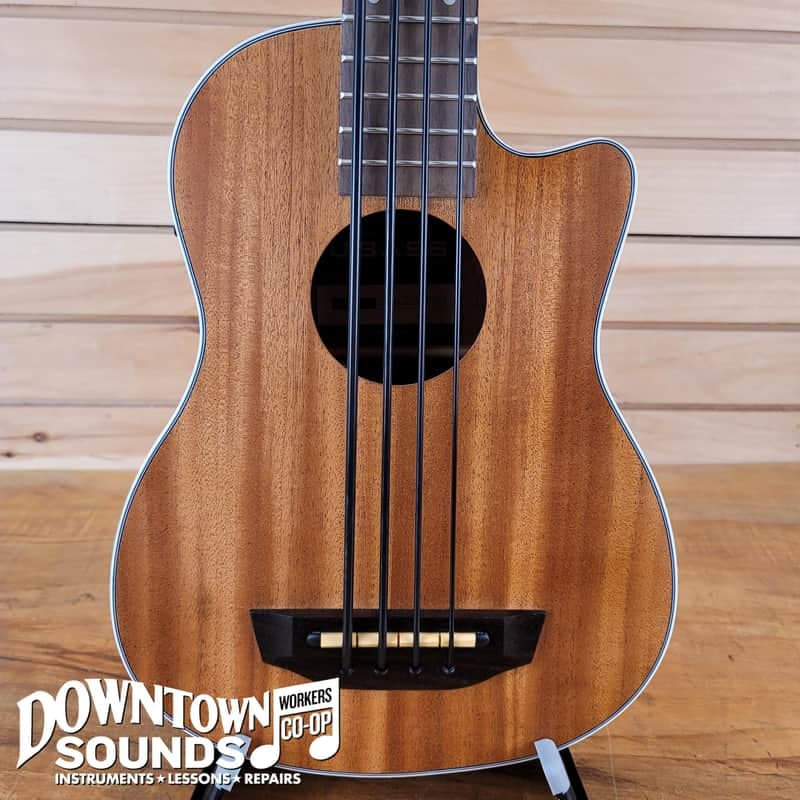 Kala Scout Fretted Acoustic-Electric UBASS