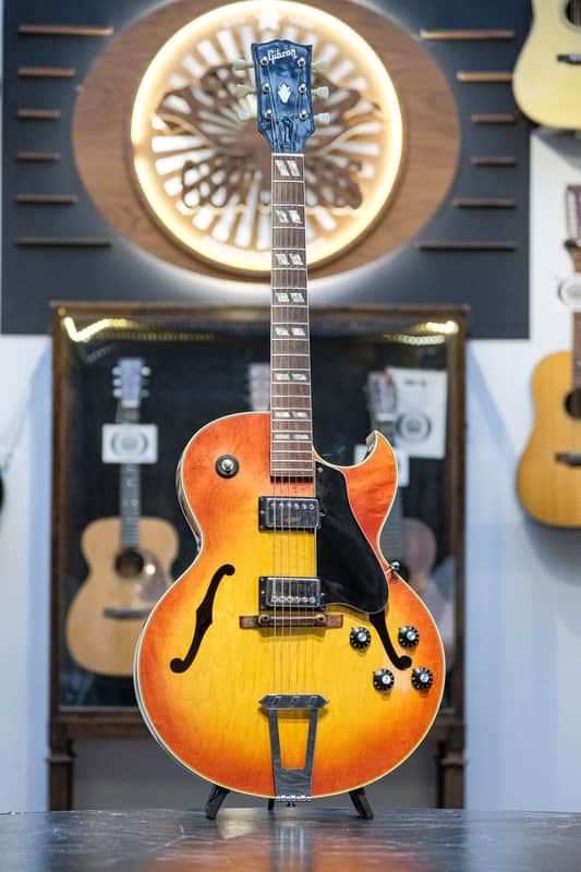 1975 Gibson ES-175D cherry sunburst