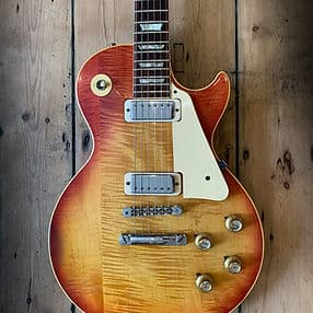 1975 Gibson Les Paul Deluxe in Cherry Sunburst finish
