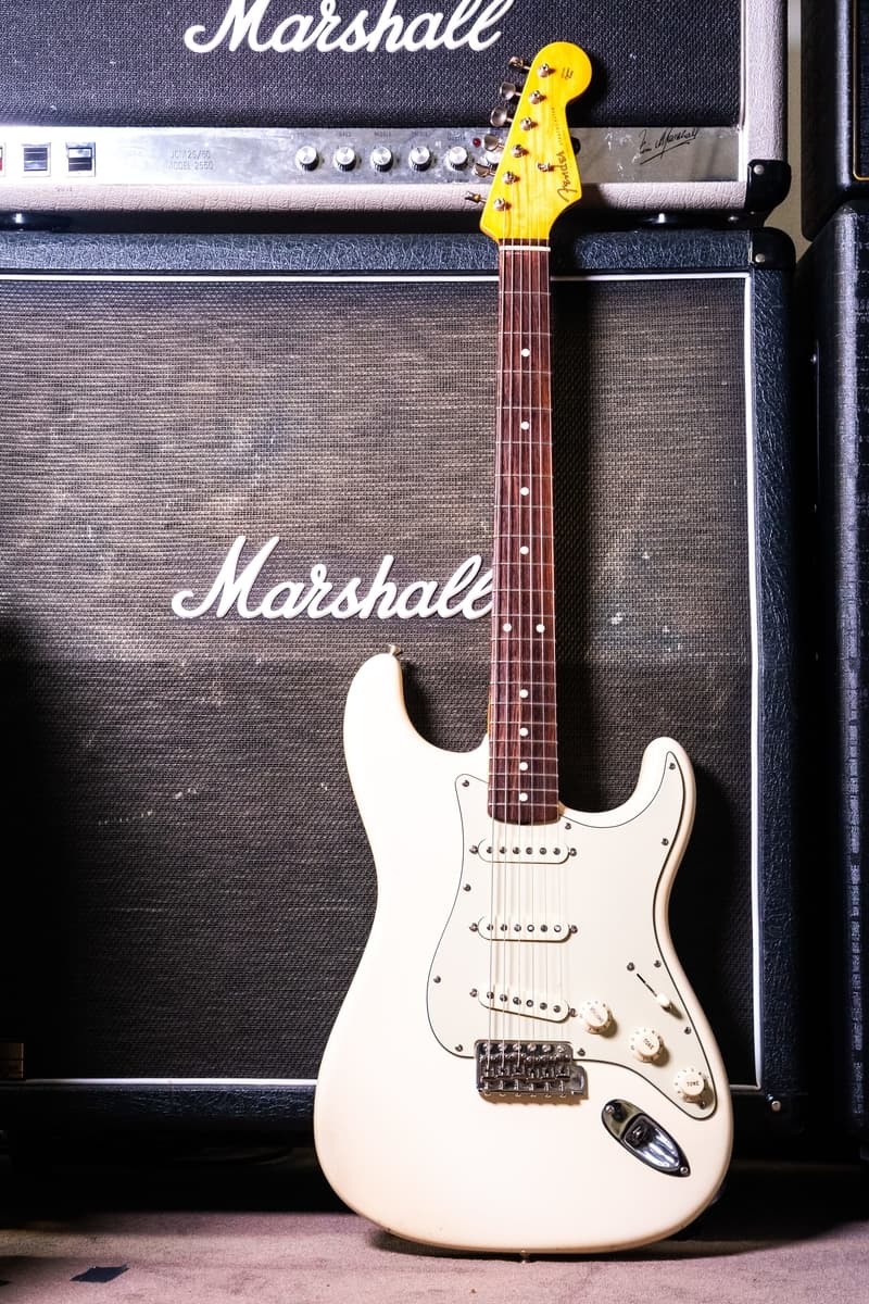 Deryck Whibley's Fender White Stratocaster - Sum 41